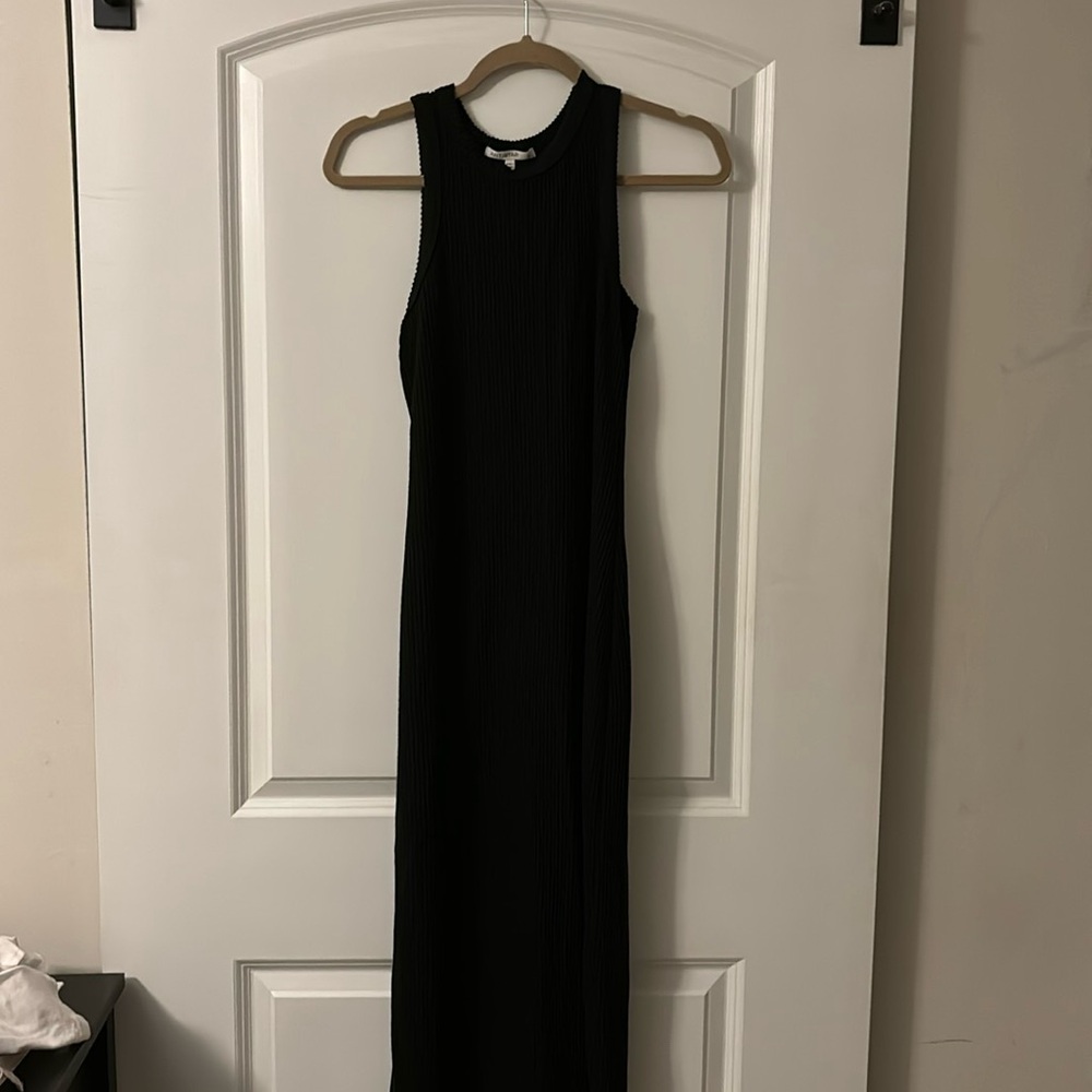 Ribbed black dress